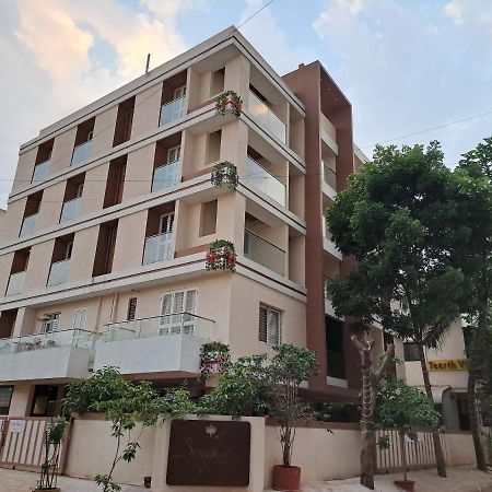 Bouquet Residency Hotel Nashik Eksteriør billede