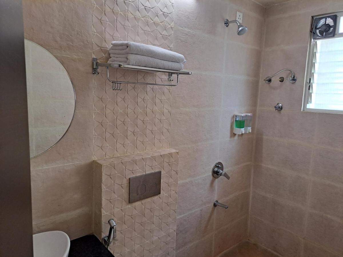 Bouquet Residency Hotel Nashik Eksteriør billede