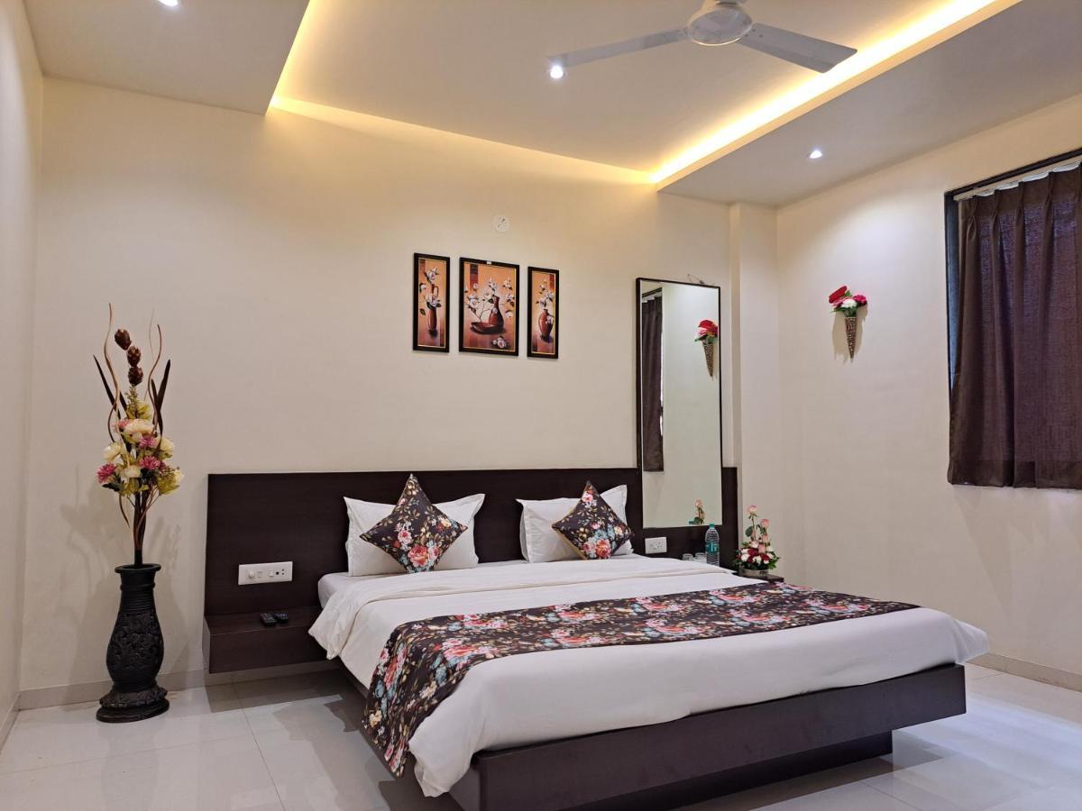 Bouquet Residency Hotel Nashik Eksteriør billede