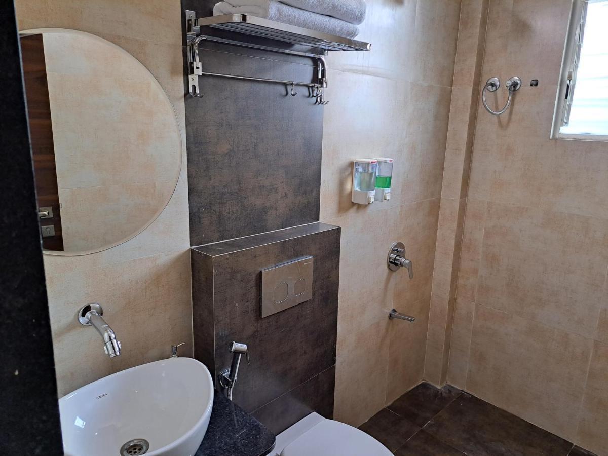 Bouquet Residency Hotel Nashik Eksteriør billede
