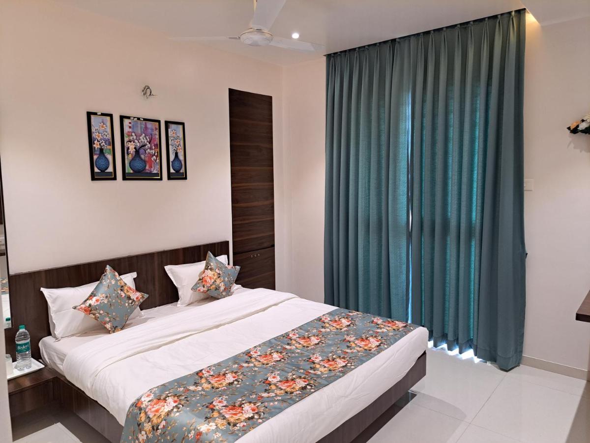Bouquet Residency Hotel Nashik Eksteriør billede