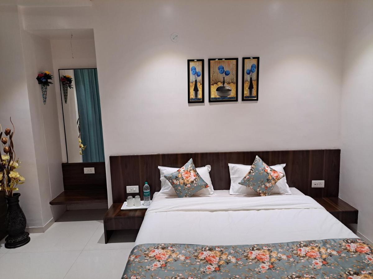 Bouquet Residency Hotel Nashik Eksteriør billede