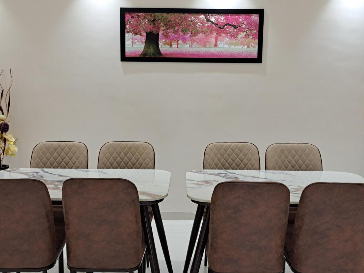 Bouquet Residency Hotel Nashik Eksteriør billede