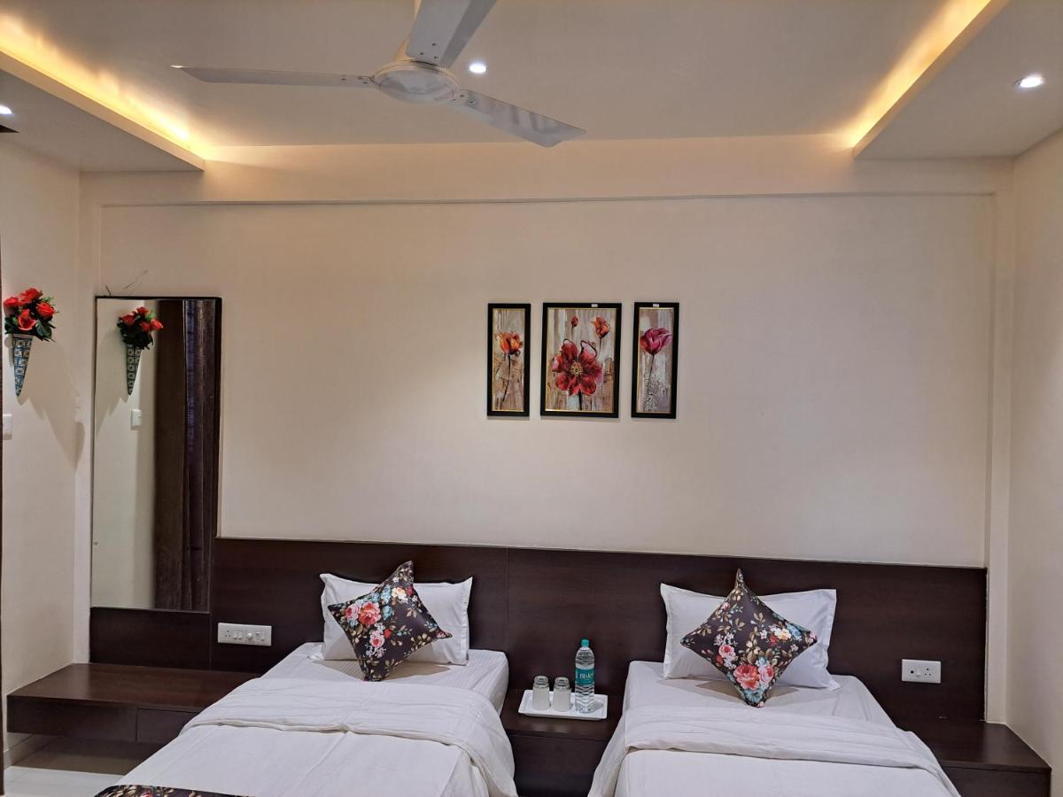Bouquet Residency Hotel Nashik Eksteriør billede