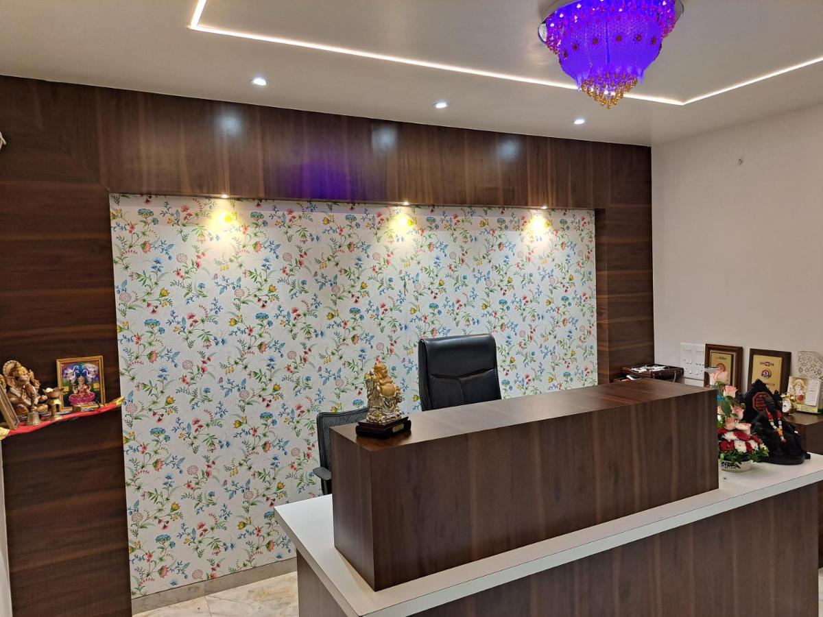 Bouquet Residency Hotel Nashik Eksteriør billede