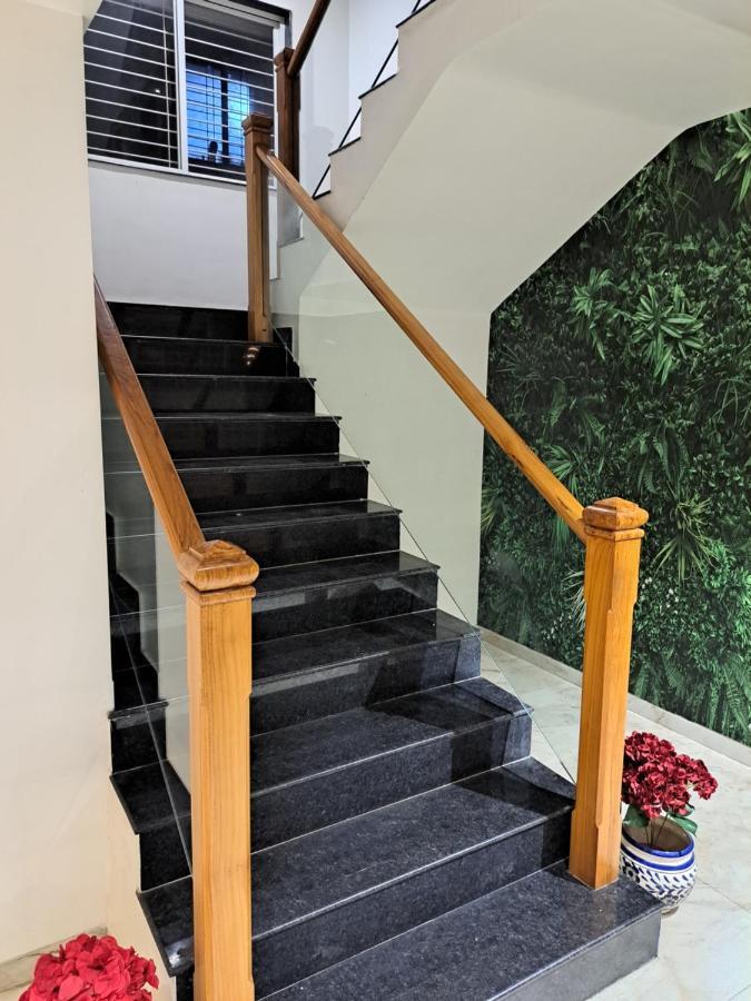 Bouquet Residency Hotel Nashik Eksteriør billede